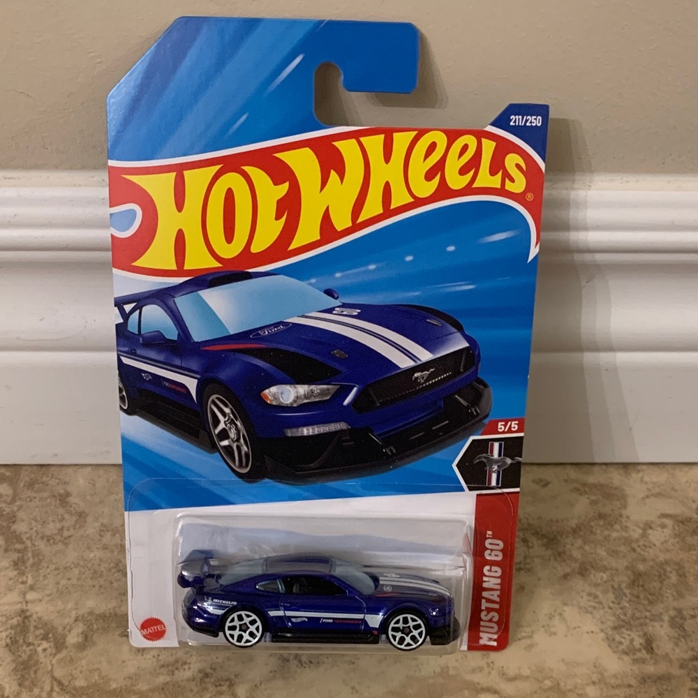 Hot Wheels ‘18 Mustang GT Custom Ford 60 5/5 211/250 NEW